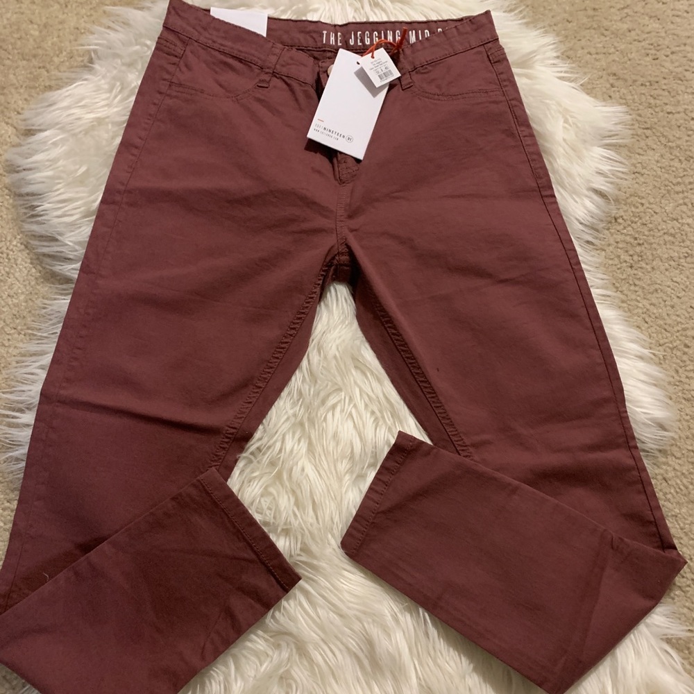 Burgundy jegging pants
